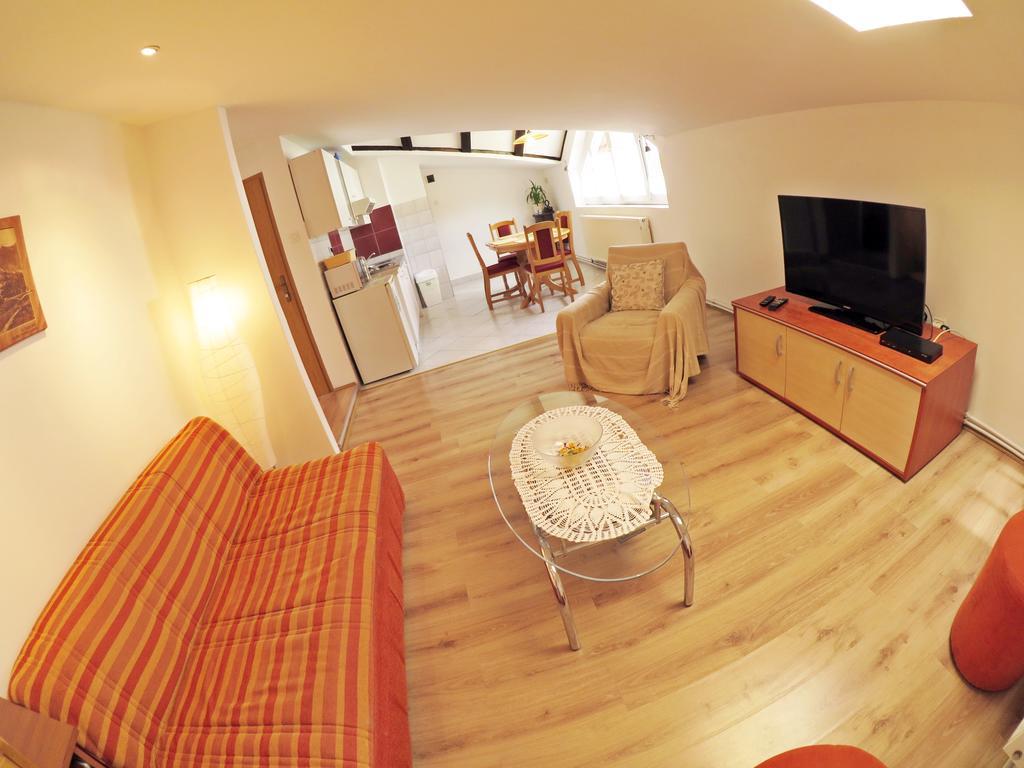 Apartment House Lalita Фужине Екстер'єр фото