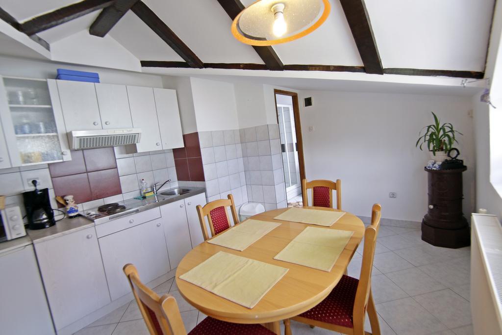Apartment House Lalita Фужине Екстер'єр фото