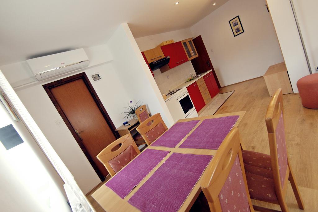 Apartment House Lalita Фужине Екстер'єр фото