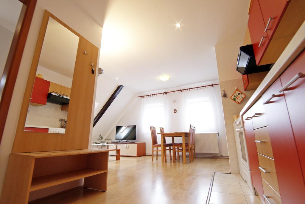 Apartment House Lalita Фужине Екстер'єр фото